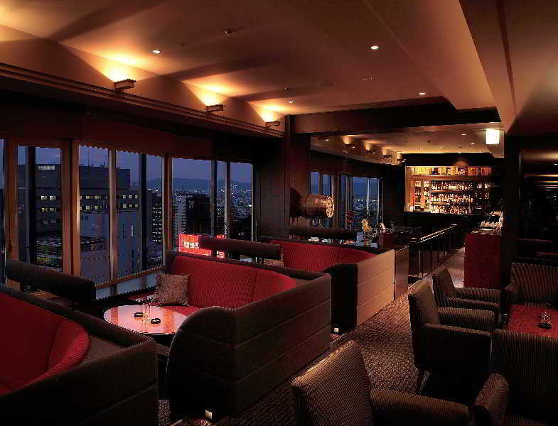 Courtyard By Marriott Shin-Osaka Station Hotel Étterem fotó The bar at the 36th floor